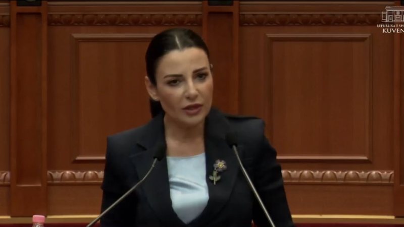 Shkelje e Kushtetutës “rrëmbimi” i telefonave! Telefoni i Berberit, jo provë! Balluku rekurs në gjykatë: Të shpallen “nul” provat e nxjerra nga celulari i tij