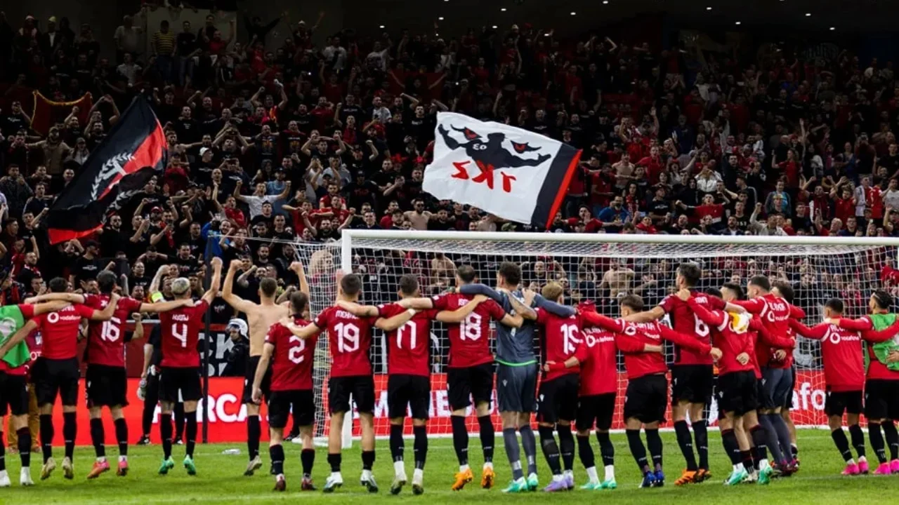 Serbët nuk ia falin Shqipërisë, i la pa Botëror, pa trajner dhe pa një shumë të majme parash: Ja për çfarë shifrash bëhet fjalë!