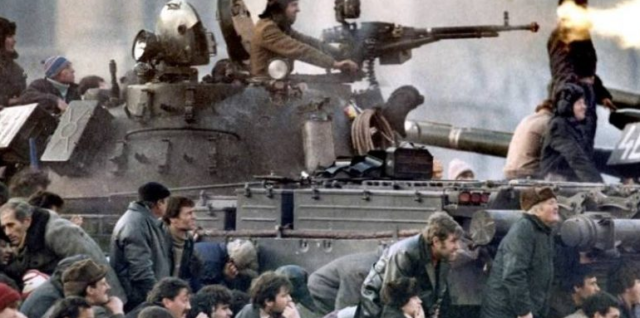 Një kujtesë për SPAK dhe një indicie për DEA-n nga lumi i akuzave për terrorizëm ndaj Berishës nga Izet Haxhi: Më kërkove të bombardoj Ambasadën Amerikane!