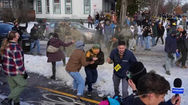 Agjentët e ICE vrasin një grua në Minneapolis gjatë një operacioni kundër emigrantëve! Trump: Oficeri ka qëlluar për vetëmbrojtje