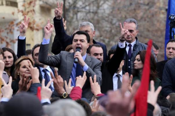 10-të konkluzione nga protesta e PD-së… të njëjta por qeshrake me protestat e Bashës nga pjesëmarrja