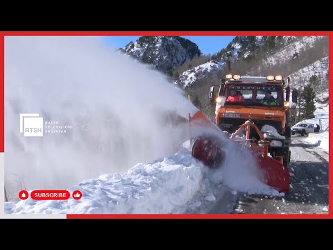 Shi dhe dëborë në Shkodër, reshjet më intensive prekin aksin Bogë-Theth, por qarkullimi vijon normalisht! 2 borëpastruese në terren (Video)