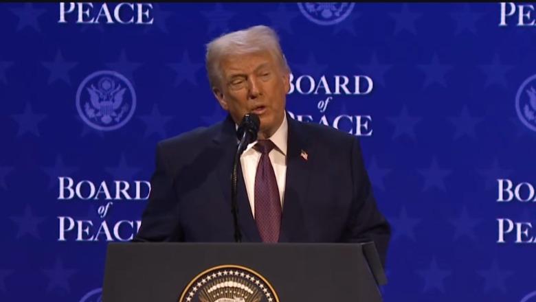 Trump e lë botën në pritje të planeve të tij për Iranin pas fjalimit për Gjendjen e Kombit në Kongres Trump e lë botën në pritje të planeve të tij për Iranin pas fjalimit për Gjendjen e Kombit në Kongres