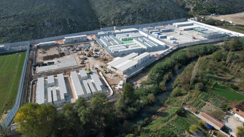 Parlamenti Europian përforcon rregullat për azilkërkuesit, i jep dritën e gjelbër modelit të Shqipërisë me Italinë