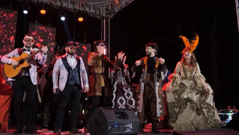 Shkodra i jep fund karnavaleve me djegien e dordolecit! Kryeqendra e veriut lë pas një javë plot aktivitete, ngjyra e muzikë