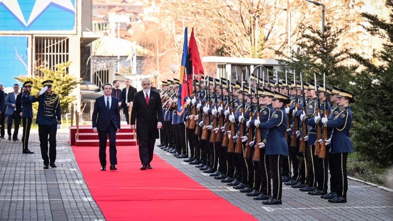 Takimi me Ramën në Prishtinë, Albin Kurti zbulon detaje: Diskutuam për marrëveshjet bilaterale dhe sfidat e përbashkëta Takimi me Ramën në Prishtinë, Albin Kurti zbulon detaje: Diskutuam për marrëveshjet bilaterale dhe sfidat e përbashkëta