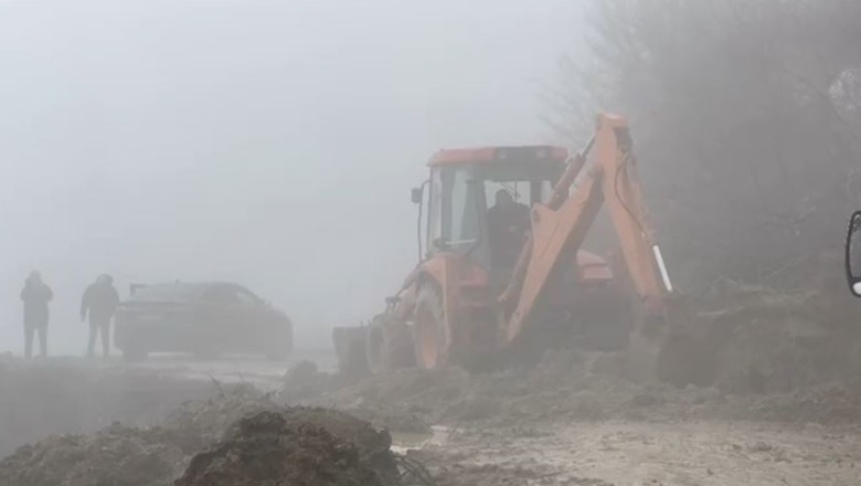 Reshje dëbore në veri e juglindje të vendit, ARRSH: Pothuajse të gjitha akset të kalueshme, mbetet e bllokuar vetëm Qafë Thora