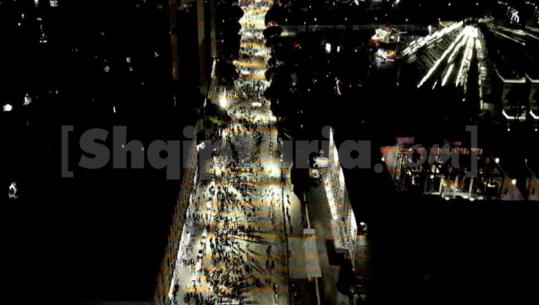 PAMJET ME DRON/ Berisha protestë para Kryeministrisë, tkurret numri i militantëve PAMJET ME DRON/ Berisha protestë para Kryeministrisë, tkurret numri i militantëve