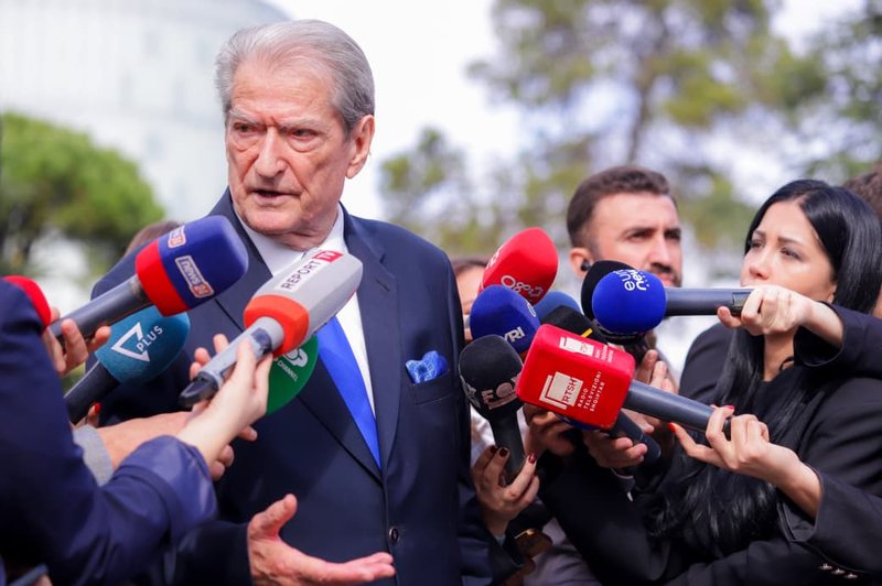 Shpifës apo denoncues Berisha? “Irena Gjoka hyn e del në zyrën mafioze të Agasit”! A mban përgjegjësi penale për deklaratat e tij?