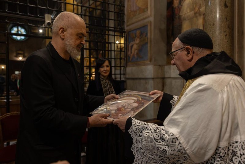 Rama viziton “Genazzano” në Vatikan