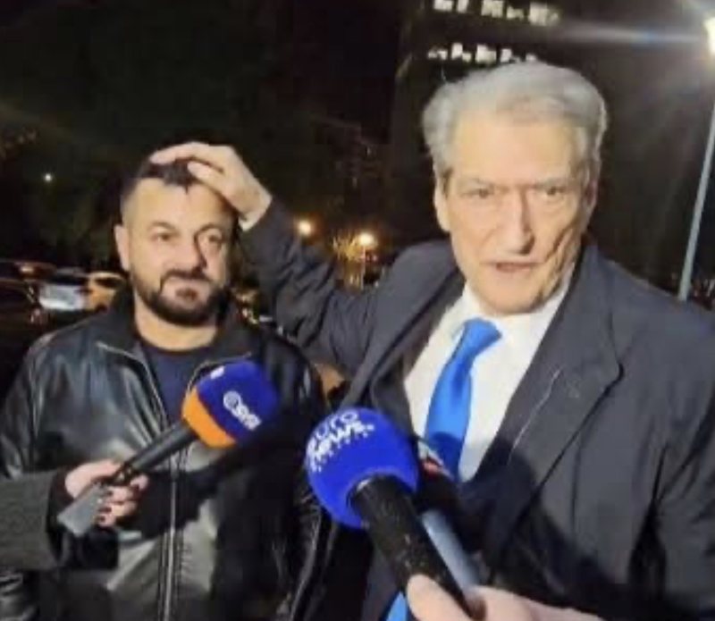Vrau protestuesit në bulevard, Sali Berisha me protestuesin “viktimë me gërvishtje në ballë: Iliri është goditur me snajper, ka marrë një plumb gome në ballë  por …nuk është dorëzuar