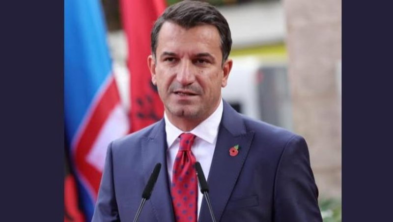 Kryebashkiaku në detyrë me Kushtetutë por i ndaluar ta ushtroi nga GJKKO Erion Veliaj, uron Kosovën për 18 vitet pavarësi: 17 Shkurti kujtesë që liria fitohet me sakrificë! Shpresoj që ish-krerët e UÇK-së të kthehen në shtëpi Kryebashkiaku në detyrë me Kushtetutë por i ndaluar ta ushtroi nga GJKKO Erion Veliaj, uron Kosovën për 18 vitet pavarësi: 17 Shkurti kujtesë që liria fitohet me sakrificë! Shpresoj që ish-krerët e UÇK-së të kthehen në shtëpi