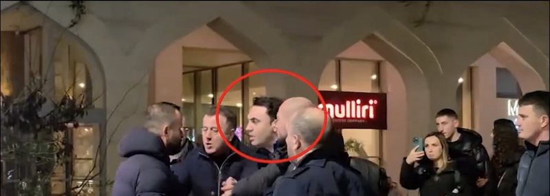 Flamur Noka e mori për agjent civil dhe e dhunoi, qytetari e kallëzon pas sulmit të dhunshëm në protestë