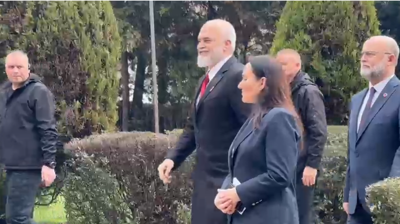 Rama nis takimet në Kosovë, mbërrin në zyrën e Presidentes Vjosa Osmani