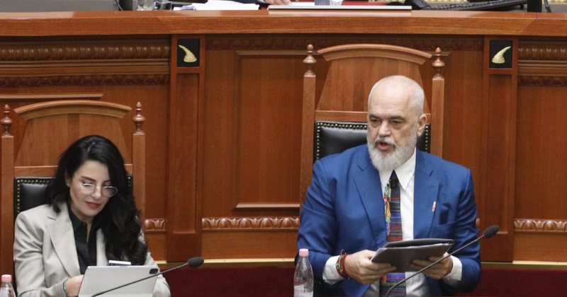 “Nuk hyjmë në vallen e dorëheqjeve sa herë ka një akuzë”! Vendimi i Ramës për Ballukun: Do pres raportin e Këshillit të Mandateve “Nuk hyjmë në vallen e dorëheqjeve sa herë ka një akuzë”! Vendimi i Ramës për Ballukun: Do pres raportin e Këshillit të Mandateve