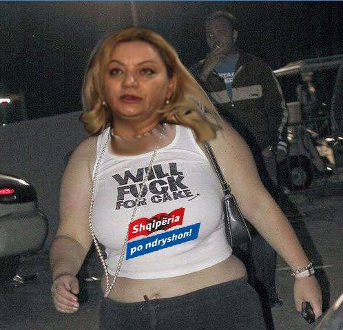 Albana Vokshi ankohet për zjarrin në protestë: Më morën flakë këpucët dhe pantallonat nga zjarri…i  ujit dhe i gazi lotsjellës që hodhi policia