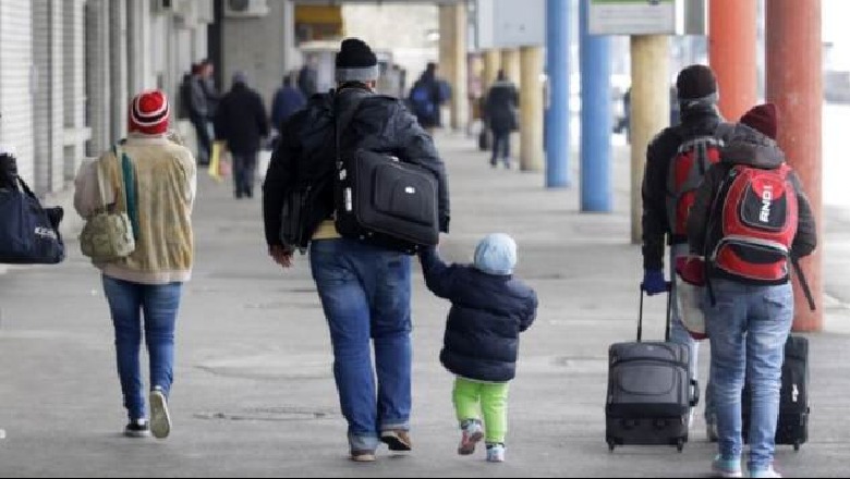 Shqipëria vend i lakmuar për jetes dhe punësim! Numri i të huajve që jetojnë e punojnë  në Shqipëri arrin rekord në 2025-n