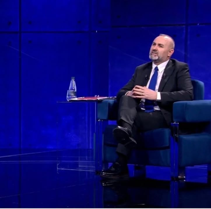 Reforma në drejtësi do të rishikohet”! Ulsi Manja- gjykatësve: Vërini gishtin kokës!