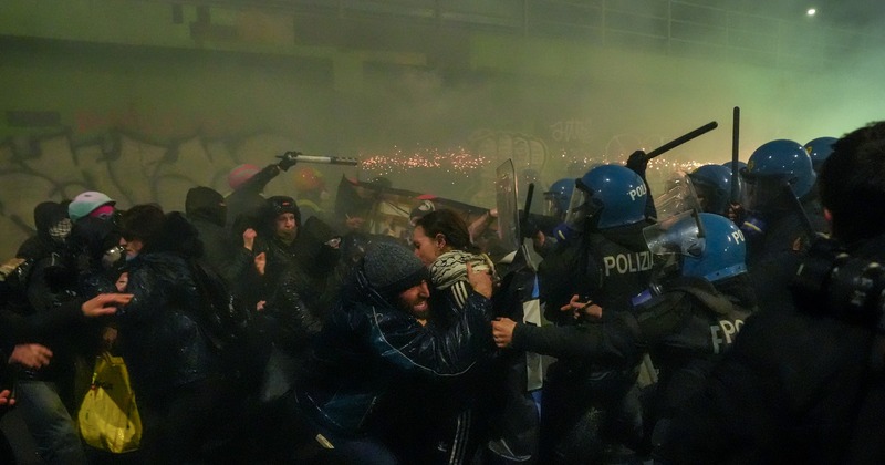 Protesta në Milano kundër Lojërave Olimpike: Policia hedh topa uji drejt protestuesve Fishkëllima për Vance, Trump habitet