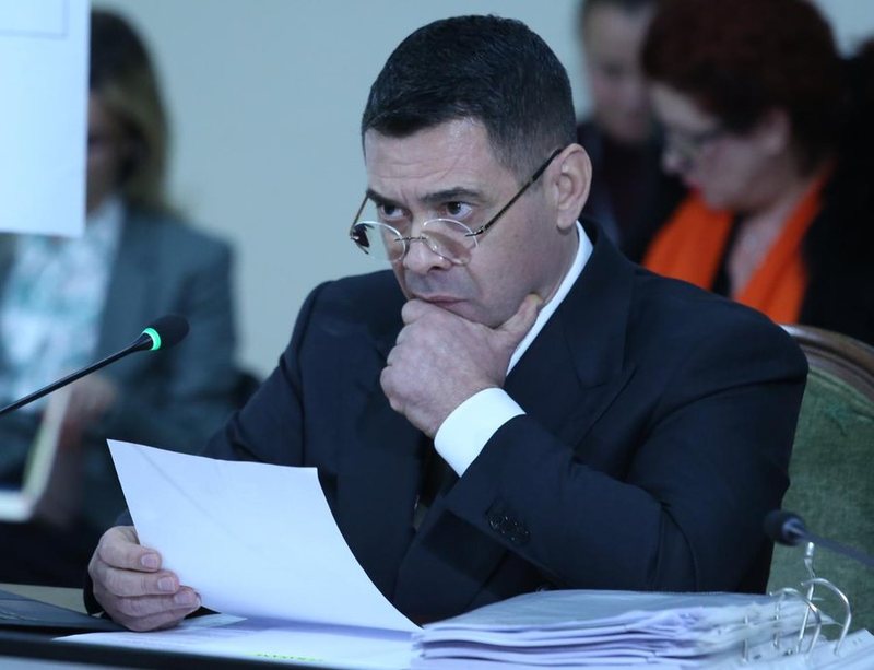 Skandali i SPAK avokati i shtetit në rolin e avokatit të privatit! Nis gjyqi ndaj Arben Ahmetajt te Gjykata e Posaçme, nën akuzë për “shpërdorim detyre” në dosjen “Buka sha”