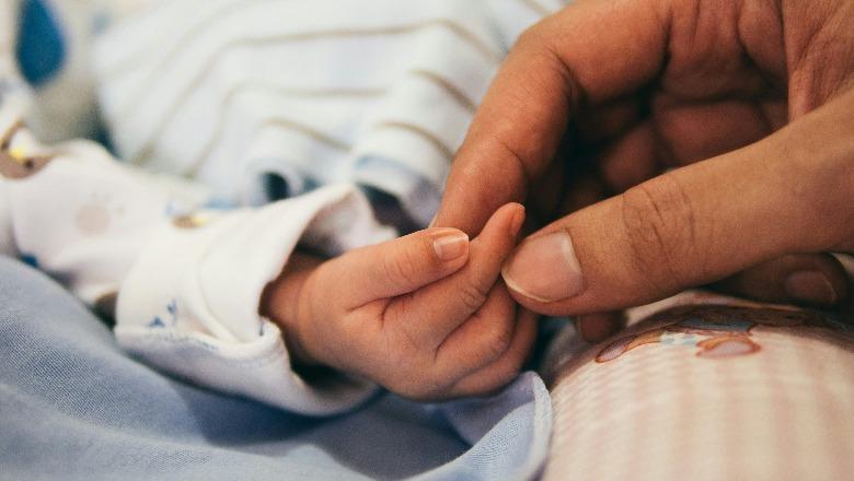 Shqipëria po “shuhet”! Lindjet vitin e kaluar 74% më të ulëta se në 1990-ën