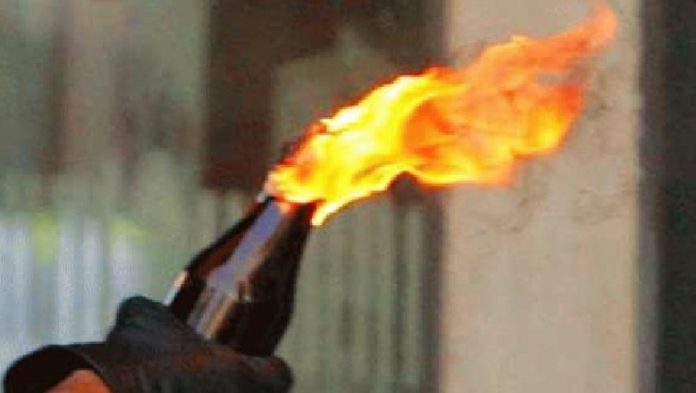 Në Tiranë, 3 qendra për prodhimin e molotovëve! Braho: Bëhen mjete luftarake nën dirigjimin e Berishës: Turpi i drejtësisë që është ende i lirë
