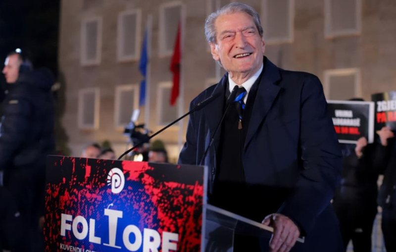 Berisha kërcënon psikologen e policisë që trajtoi të miturit e shqëruar pas protestës: Do të gjejmë dhe e zeza ti!