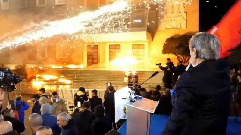 Retorika e dhunshme e Berishës nga perspektiva e Psikanalizës