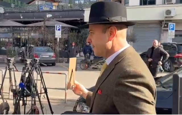 Zëdhënësit e Gërdecit dhe “Partizanit” përballë reporterëve të Komisionit të Mandateve