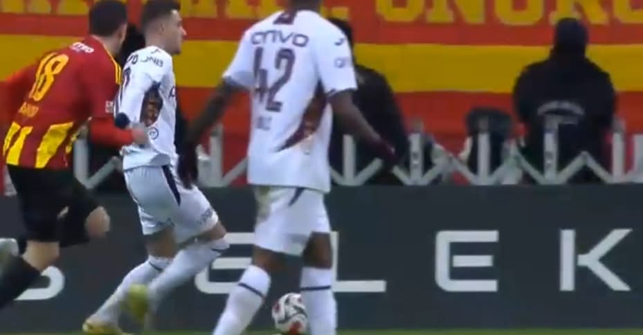 VIDEO/ Aksioni i gatuar nga këmbët e Ernest Mucit, Trabzonspori nuk po ndalet në Turqi