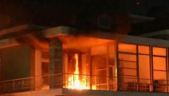 Berisha në kilometrin e fundit… drejt arrestit! BE dhe ambasada franceze për goditjen e artistëve te Vila e 31: Sulm terrorist, u rrezikuan jetë njerëzish, dëme të paripureshme Berisha në kilometrin e fundit… drejt arrestit! BE dhe ambasada franceze për goditjen e artistëve te Vila e 31: Sulm terrorist, u rrezikuan jetë njerëzish, dëme të paripureshme