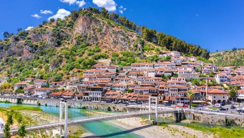 Media çeke: Plazhe kristal, kultura autentike dhe çmime të përballueshme! Shqipëria drejt shpërthimit turistik Media çeke: Plazhe kristal, kultura autentike dhe çmime të përballueshme! Shqipëria drejt shpërthimit turistik