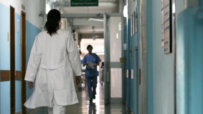 E vërteta e ndërprerjeve të analizave në spitale pas datës 20 të çdo muaj “shashkë” politike e hedhur nga vetë ministrja e paditur E vërteta e ndërprerjeve të analizave në spitale pas datës 20 të çdo muaj “shashkë” politike e hedhur nga vetë ministrja e paditur