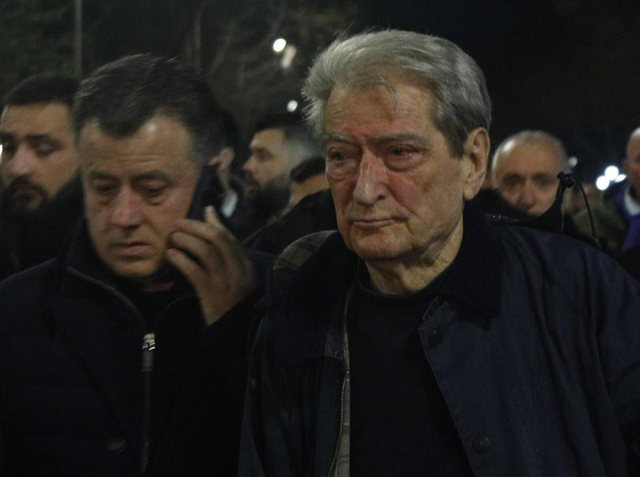 Berisha, lobim milionash në SHBA, po e ‘rrjepin’ edhe në Berlin?! Berisha, lobim milionash në SHBA, po e ‘rrjepin’ edhe në Berlin?!