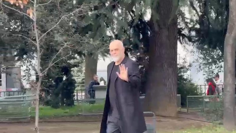 Mbledhja e Kryesisë së PS, takimi zgjat vetëm 30 minuta Mbledhja e Kryesisë së PS, takimi zgjat vetëm 30 minuta