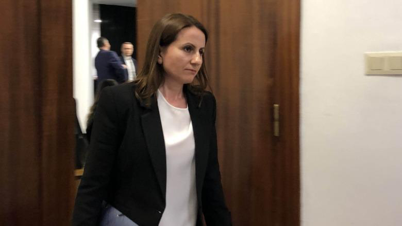 Ngarkesa me dosjet gjyqtarja e GJKKO Engjëllushe Tahiri “i zgjidh” në plazhet e Dubait! Shtyhen seancat gjyqësore për Erion Veliajn