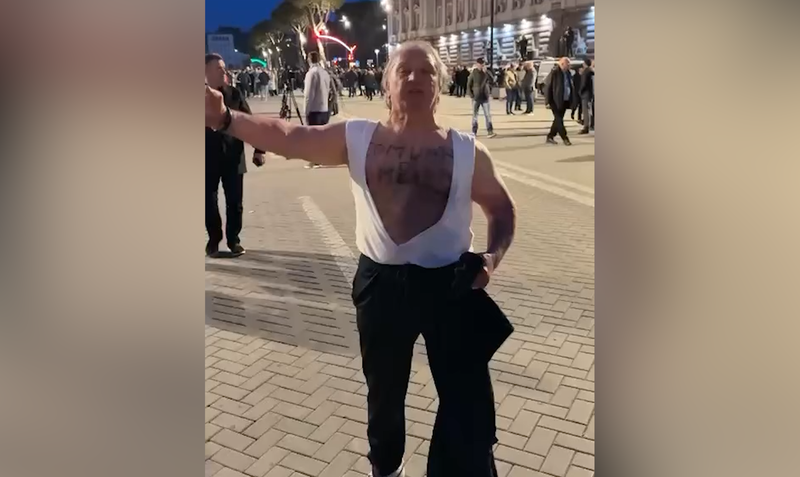 VIDEO/ Kur e merr “revolucionin” më seriozisht seç duhet VIDEO/ Kur e merr “revolucionin” më seriozisht seç duhet