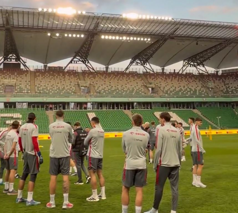 Polonia e plotë para Shqipërisë