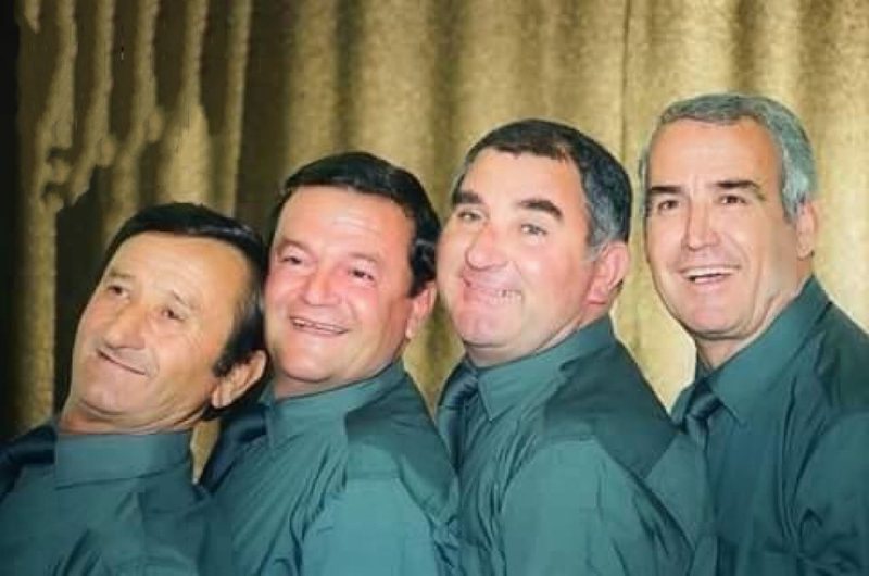 Ndahet nga jeta aktori i njohur i humorit Mane Lumani, një nga 4 parodistët e Vlorës Ndahet nga jeta aktori i njohur i humorit Mane Lumani, një nga 4 parodistët e Vlorës