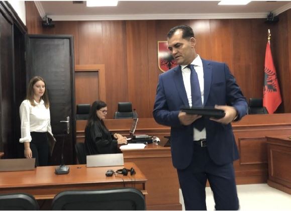 Deputeti debat me ish prokurorin: Mentaliteti i prokurorëve sot si në komunizëm, kap fut njerëz në burg!