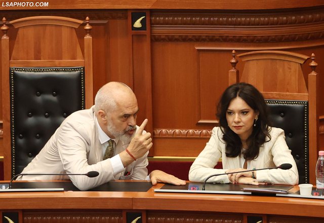 Spiropalit nuk i del e keqja me Ramën për fshirjen nga harta politike e PS, përplaset me Ballën për mbledhjen e grupit
