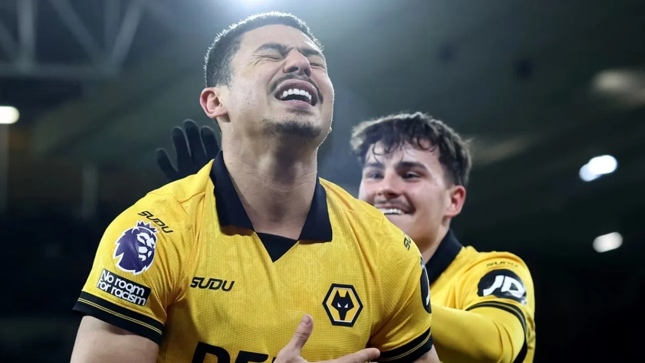 Liverpool regjistron humbjen e radhës, këtë herë nga vendi i fundit në tabelë