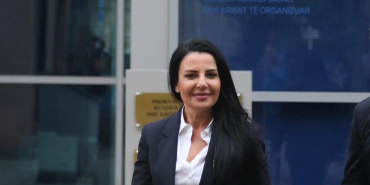 Spahiu: Arsyet politike dhe juridike që PS do refuzojë kërkesën e SPAK për arrestimin e Ballukut Spahiu: Arsyet politike dhe juridike që PS do refuzojë kërkesën e SPAK për arrestimin e Ballukut