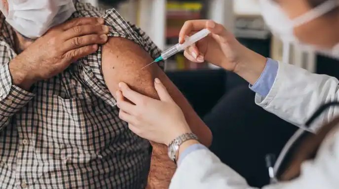 Vaksina universale kundër gripit: Shkencëtarët flasin si po i afrohen ‘pikave të dobëta’ të virusit
