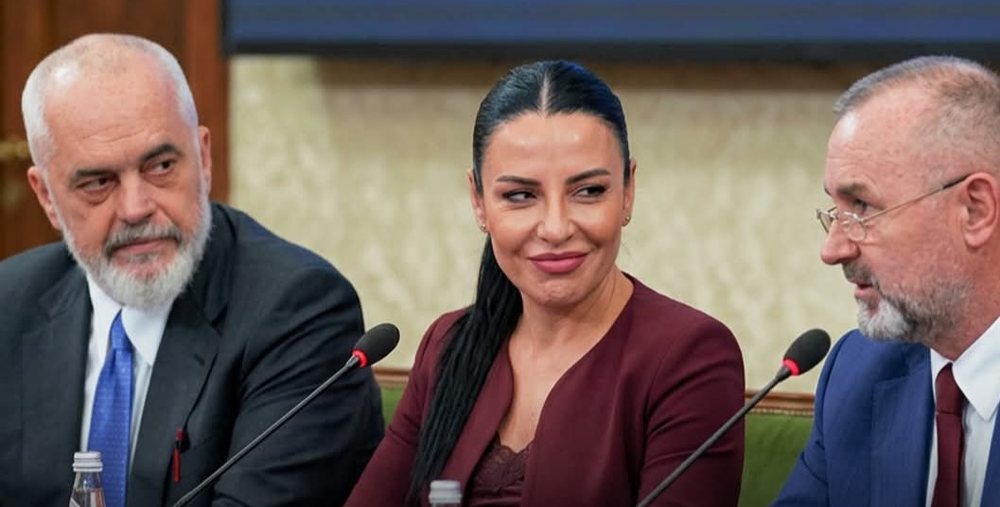 Rama: Duan ta shohin në burg Ballukun pa gjyq, njësoj si ata që dje e deshën të pushkatuar gjyshin e saj!