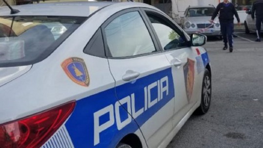 Punonjësit e policisë së komisariatit Nr.2 Xhabrahimi, Kryeziu dhe Çeku dalin për “plaçkë”! Marrin rolin e bashkiakëve dhe rrugorëve brenda parkimit rezidencial, duke i masakruar me gjoba qytetarët…