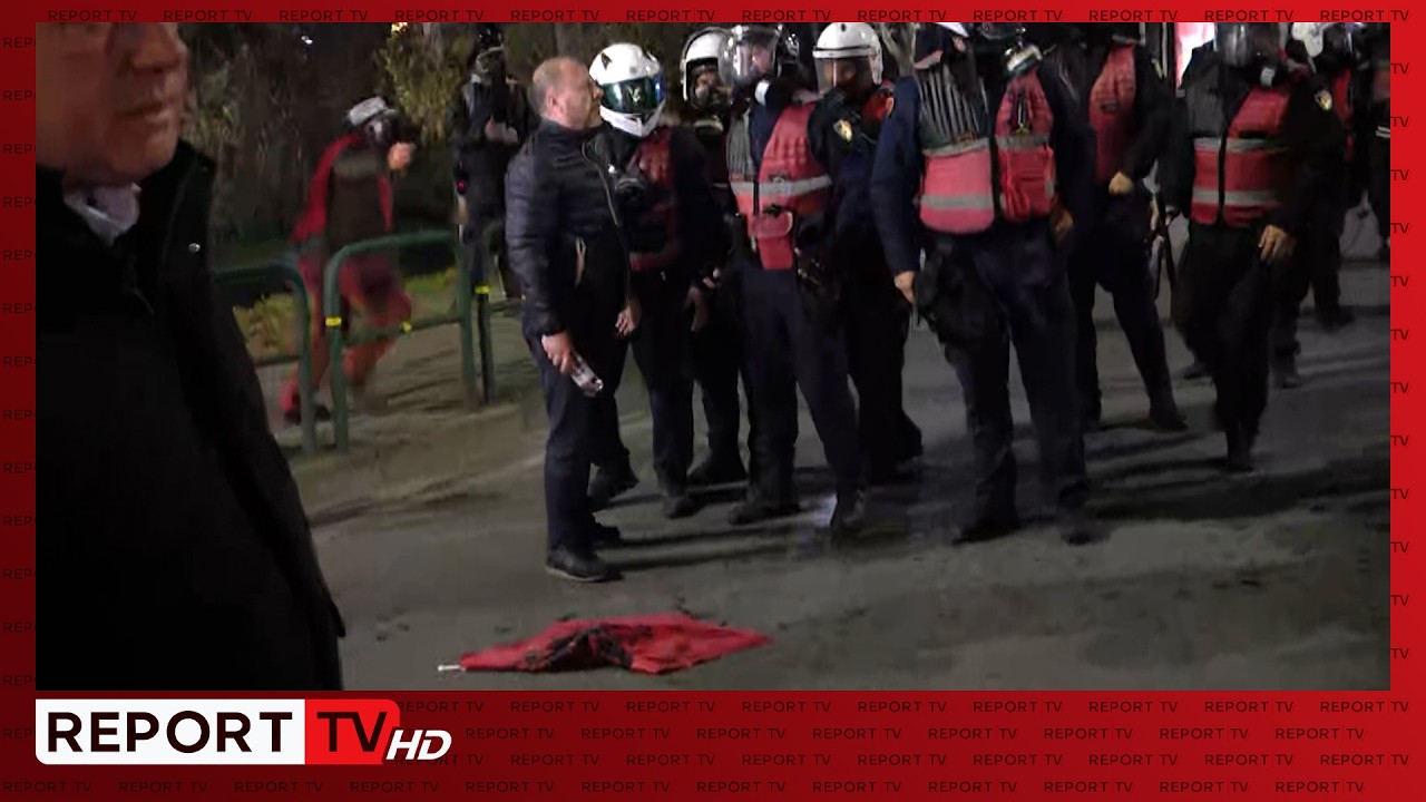 Protesta e PD, Balla poston fotot pas kaosit: Punonjësit e bashkisë riparuan dëmet e huliganëve të Sali Berishës