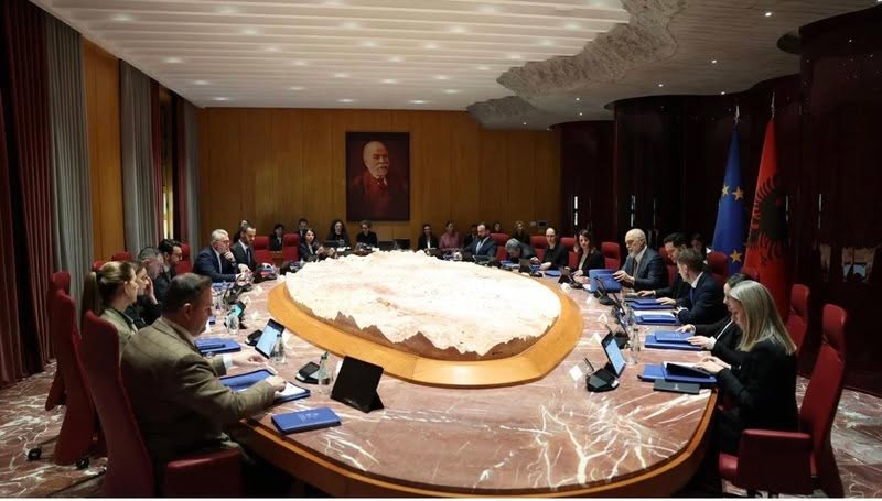 Rama mbledh sot qeverinë dhe grupin e PS, zbardhet agjenda