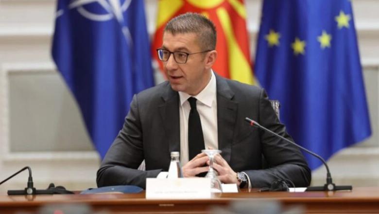 Studentët shqiptarë kërkojnë provime në shqip, kryeministri i Maqedonisë së Veriut: Po punojmë për zgjidhjen e problemit