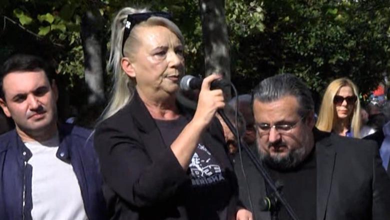 Nga trimëria në temperaturë: Adriana Kalaja “sëmuret” kur vjen ora e gjyqit kundër Irena Gjokës! Ja çfarë (dhe nga kush) rrezikon